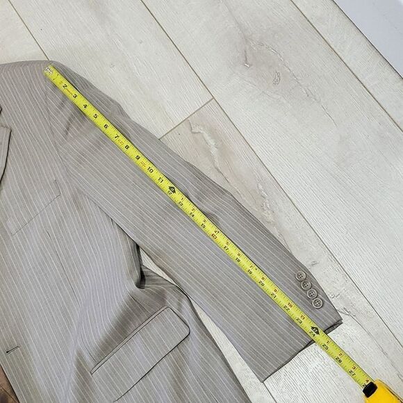 LINEAGE SPORTCOAT, Sz 44R, GREY STRIPED FABRIC, MERINO WOOL - Picture 13 of 15